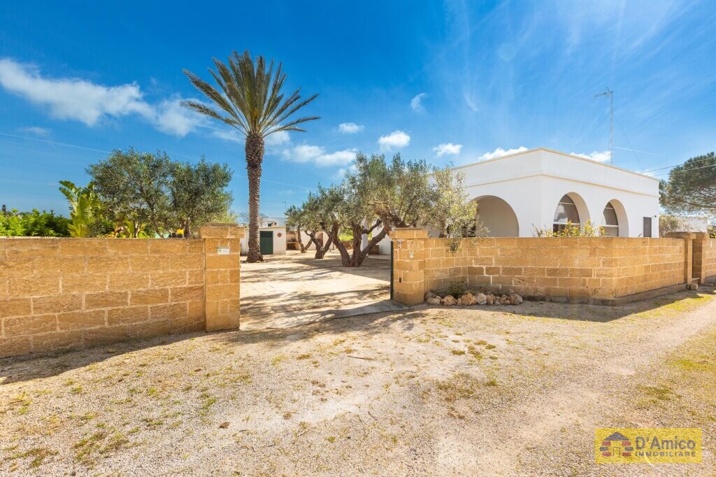 foto immobile Raffinata Villa a 250 metri dal mare, nei pressi di Gallipoli, in Salento n. 9