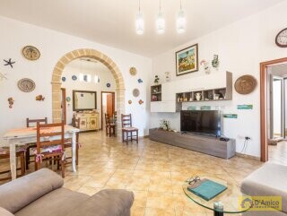 foto immobile Raffinata Villa a 250 metri dal mare, nei pressi di Gallipoli, in Salento n. 14