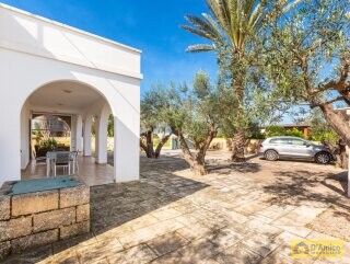 foto immobile Raffinata Villa a 250 metri dal mare, nei pressi di Gallipoli, in Salento n. 31