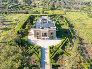 foto immobile Meaestosa Villa con Piscina e Pool House nel cuore della Puglia n. 2