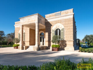 foto immobile Meaestosa Villa con Piscina e Pool House nel cuore della Puglia n. 3