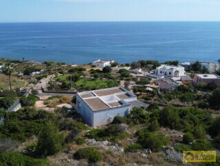 foto immobile Splendida Villa Vista Mare, con Piscina e volte tipiche, a Torre Vado n. 2