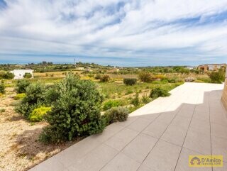 foto immobile Esclusiva Villa Vista Mare, con terrazza panoramica, a Pescoluse n. 24