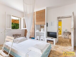 foto immobile Elegante Villa Indipendente Vista Mare, con dependance, a Torre Pali n. 13
