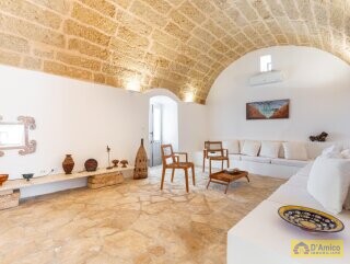 foto immobile Elegante Villa Indipendente Vista Mare, con dependance, a Torre Pali n. 8
