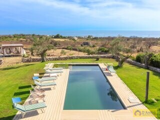 foto immobile Splendida Villa con incantevole Vista Mare e Piscina, a Santa Maria di Leuca n. 24