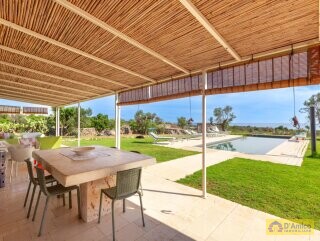 foto immobile Splendida Villa con incantevole Vista Mare e Piscina, a Santa Maria di Leuca n. 8