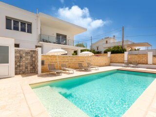 Villa di Lusso con Piscina e Vista Mare a Santa Maria Di Leuca