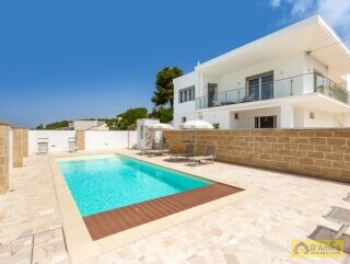 foto immobile Villa di Lusso con Piscina e Vista Mare a Santa Maria Di Leuca n. 2