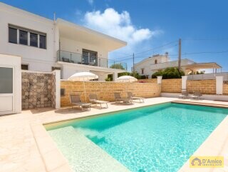 foto immobile Villa di Lusso con Piscina e Vista Mare a Santa Maria Di Leuca n. 2