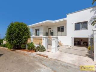 foto immobile Villa di Lusso con Piscina e Vista Mare a Santa Maria Di Leuca n. 44
